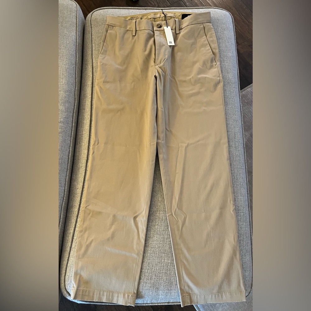 New with tags! Banana Republic men’s chinos